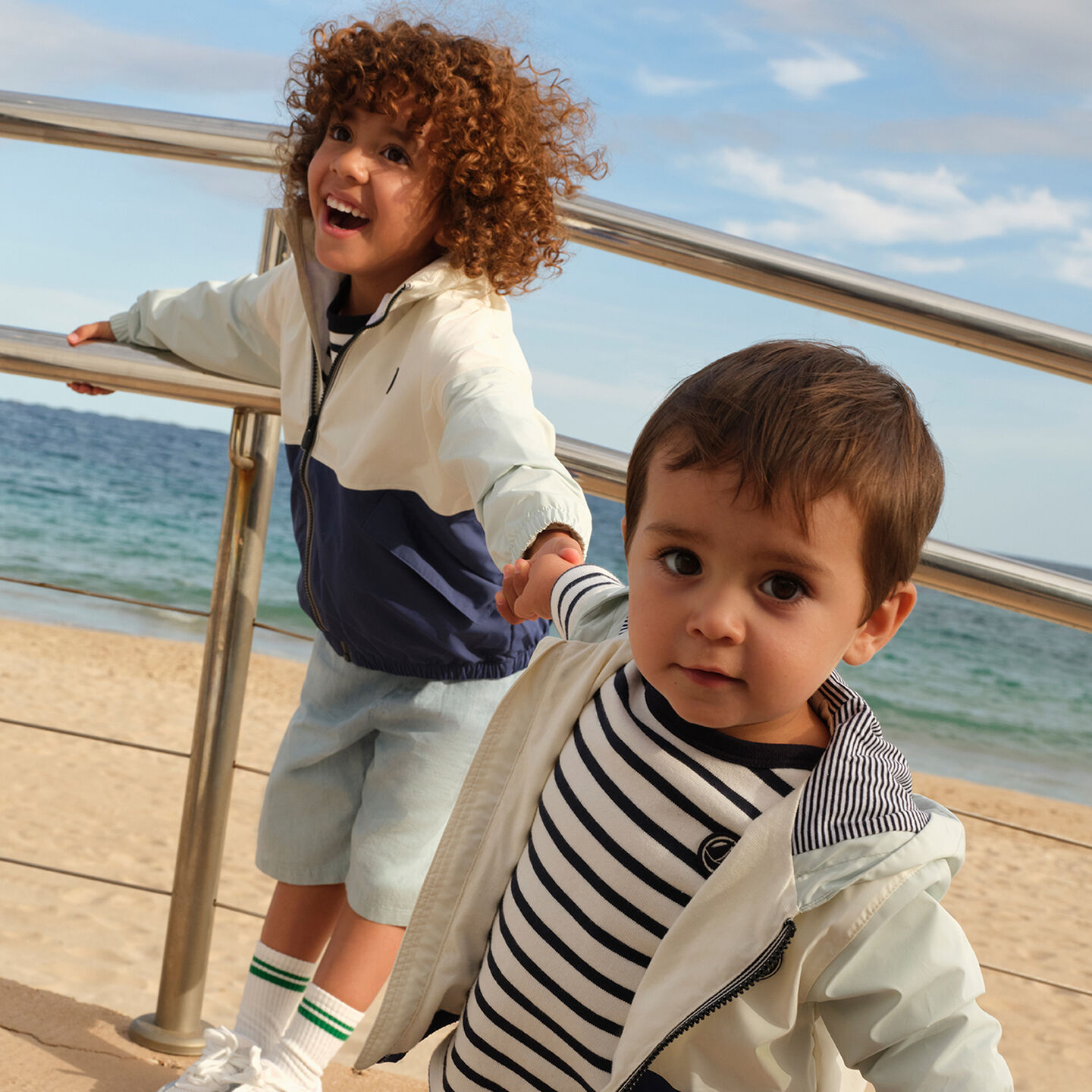 <p class="text-component">Vestes et manteaux</p>