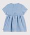 Robe b&eacute;b&eacute; manches courtes en chambray, brod&eacute;e de c&oelig;urs bleu