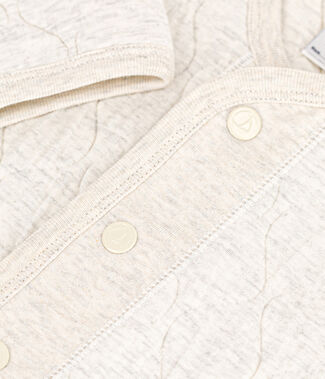beige chin&eacute;