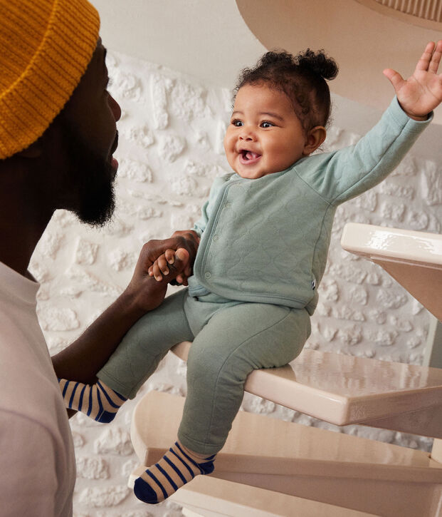 Ensemble en tubique matelass&eacute; b&eacute;b&eacute; vert