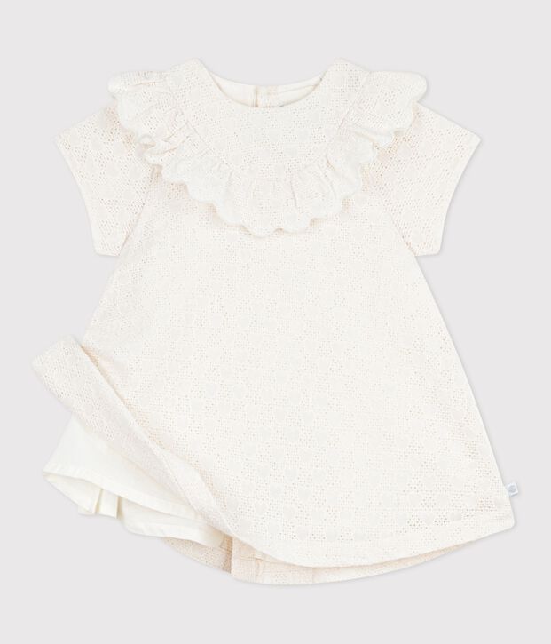 Robe b&eacute;b&eacute; en broderie anglaise manches courtes, motifs c&oelig;urs blanc