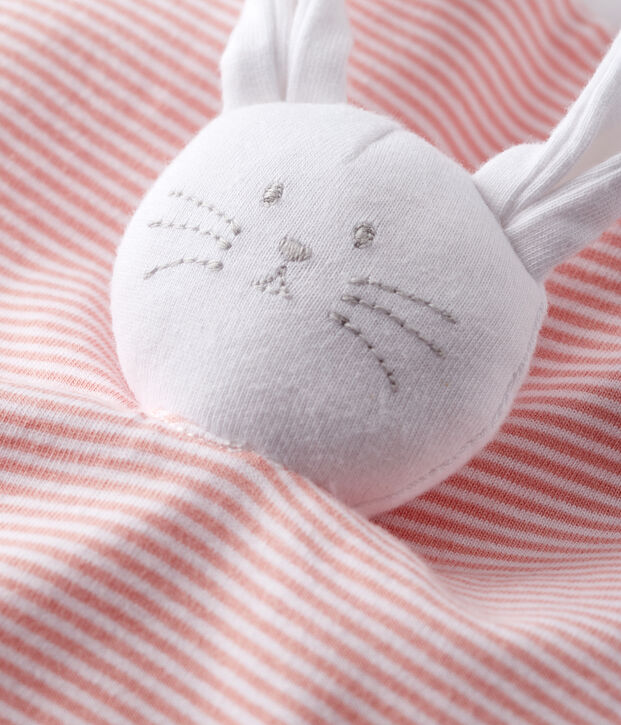 Doudou en c&ocirc;te, la mati&egrave;re embl&eacute;matique de Petit Bateau. rose/blanc