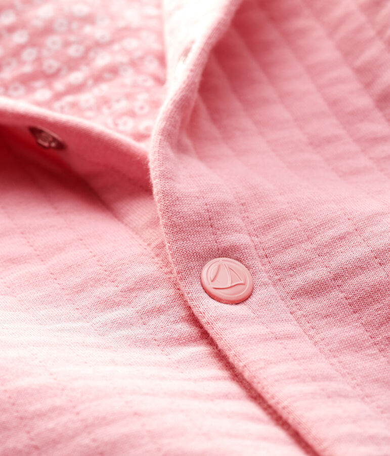 Cardigan en tubique matelass&eacute; b&eacute;b&eacute;. rose