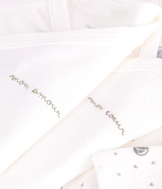 Coffret cadeau de naissance en coton imprim&eacute; &agrave; petits c&oelig;urs multicouleur