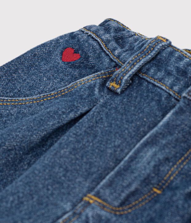 Pantalon b&eacute;b&eacute; en denim uni et broderie c&oelig;ur bleu