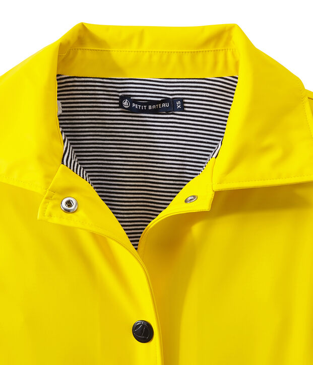Cir&eacute; femme imperm&eacute;able forme pardessus jaune