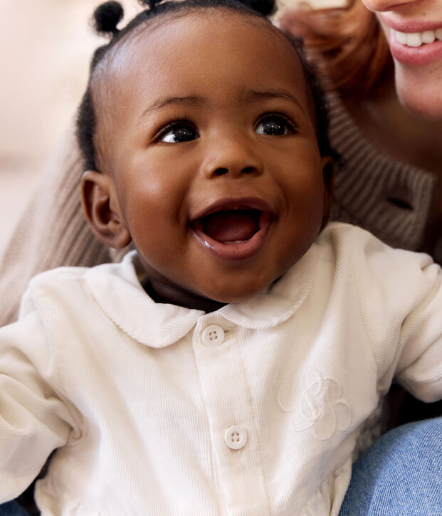 Combinaison courte c&eacute;r&eacute;monie b&eacute;b&eacute; en velours brod&eacute; blanc cass&eacute;