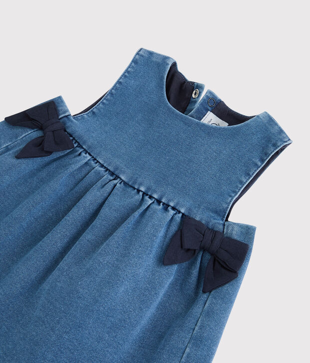 Robe en denim b&eacute;b&eacute;. bleu