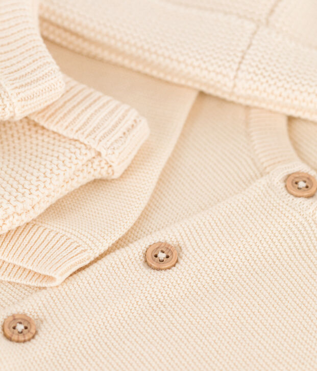 Coffret cadeau naissance en tricot multicouleur