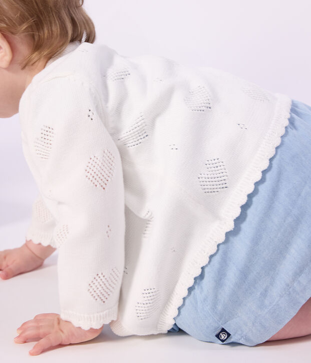 Cardigan b&eacute;b&eacute; en coton &agrave; motifs c&oelig;urs blanc
