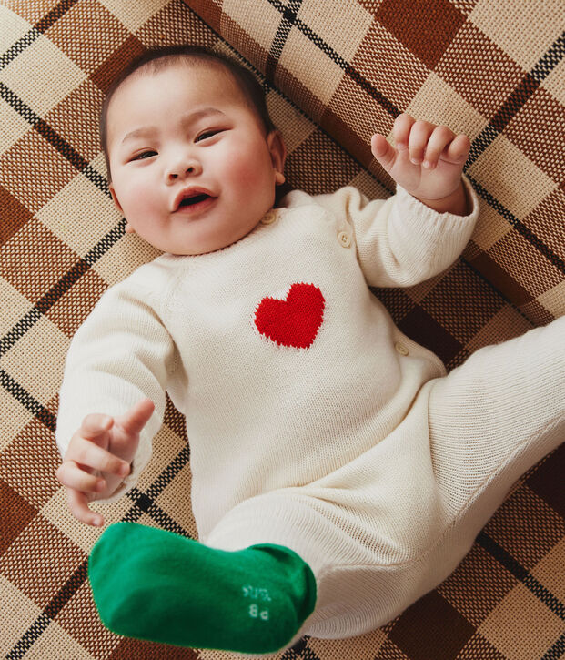 Ensemble en tricot laine et coton motif coeur b&eacute;b&eacute; blanc/rouge