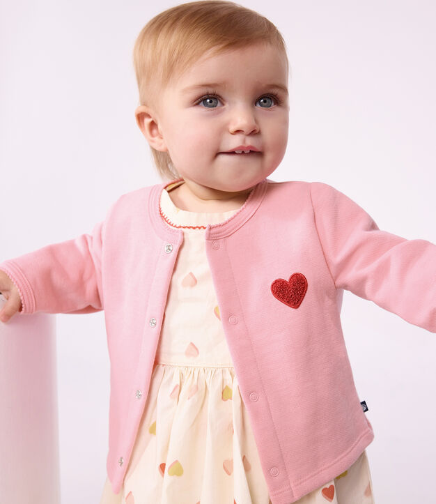 Cardigan b&eacute;b&eacute; en coton uni et badge c&oelig;ur rose