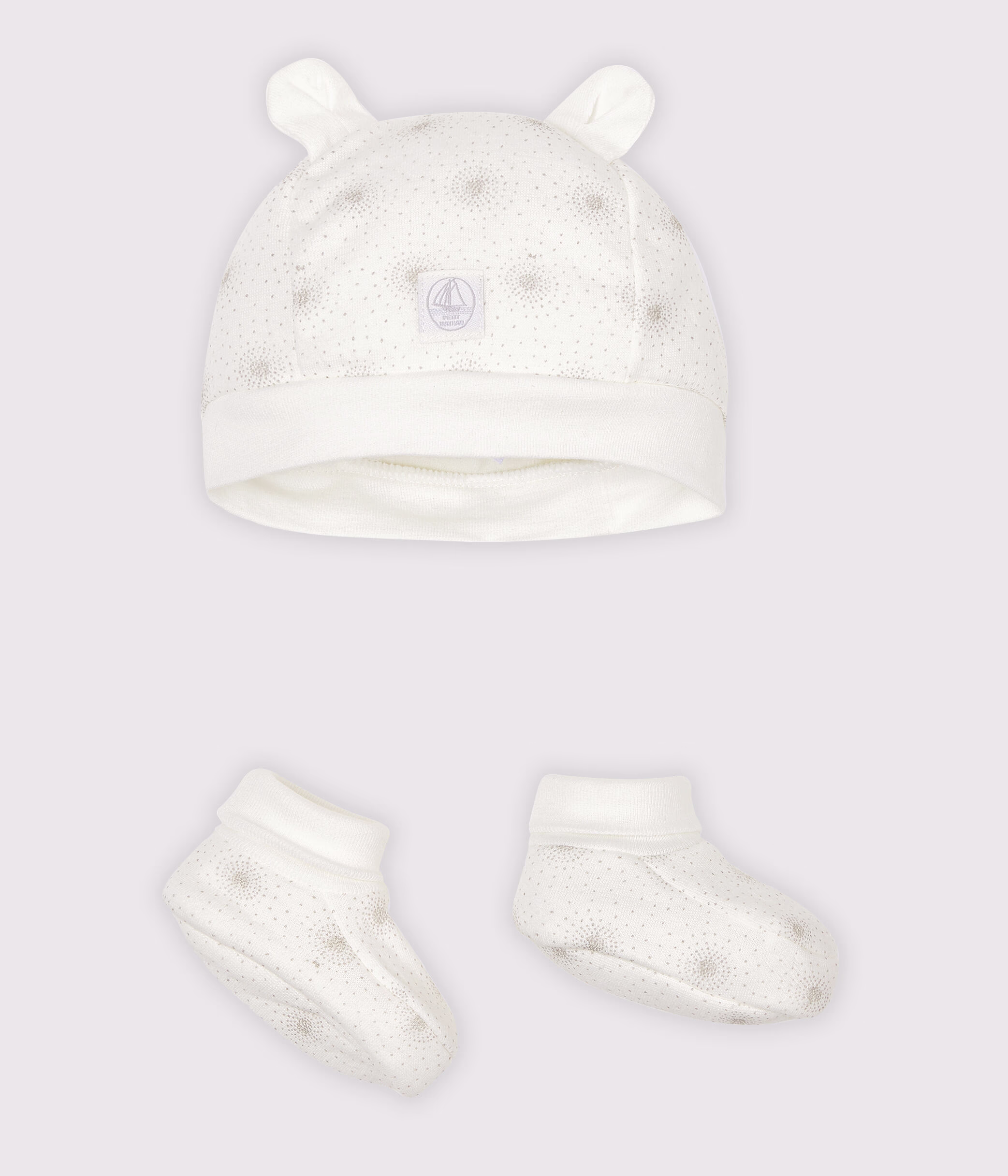 Lot bonnet naissance et chaussons b b en tubique 5377900
