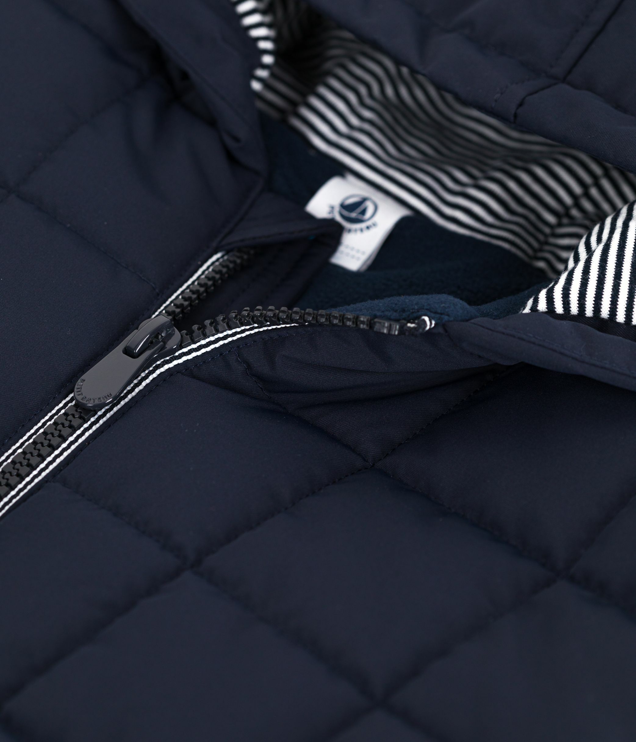 Doudoune Fine Bébé Petit Bateau - Unie, Mat, Capuche, Manches élastiquées, Fermeture Zip